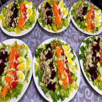 سلطة متنوعة بالبيض